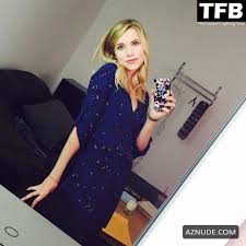 Wallis Currie-Wood Sexy Collection of Photos - AZNude