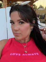 Bangs or postpartum baby hairs 😂