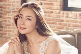 She is best known for her roles in the popular korean dramas, winter sonata in 2002, stairway to heaven in 2003 and twenty again in 2015. Choi Ji Woo Welcomes Birth Of First Child Soompi