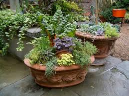 The two esches assigned as vegetable and herb garden are lined with a hedgerow and lay organically placed in the heather field. 4 Herb Container Gardens For Fabulous Global Cuisine