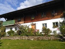Urlaub Auf Dem Land In Gemutlicher Fewo Mit Garten Landhaus Pscheidt In Prackenbach Bayern Hund Hundeurlaub Urlaubmithun Urlaub Auf Dem Land Urlaub Garten