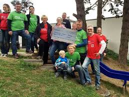 Lokalisieren sie den nächsten geldautomaten der deutsche bank in siegen und finden sie ausführliche kontaktdaten aller filialen in ihrer region. Db Mitarbeiter Unterstutzen Familienzentrum