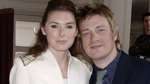 Jamie Oliver's fake Tiffany engagement ring wife Jools 'upgraded' following  graveyard proposal