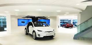 Tesla Opens Its Biggest European Car Showroom In London Tesla London Now Tesla Roadster