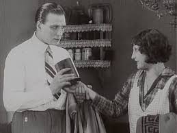 زیرنویس فیلم Erotikon 1929 - بلو سابتايتل 