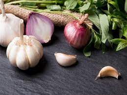 جميع فوائد الثوم قبل النوم سر خطير alaylalayl