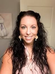 You can't believe am a self thought makeup artist 💋💄 You can do it if you  want to Is all about determination 👌 Hope I tried