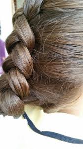 Dista Kalan Orgu Kizimin Sari Saclarina Cok Yakisti Hair Styles Hair Style