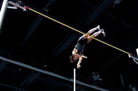 When american vaulter jennifer stuczynski cleared 4.80m, yelena answered with a world record vault at 5.05 meters. Armand Duplantis Breaks The Pole Vault World Record The New York Times