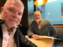 Flying home to Portugal yesterday 💕 ⛅️