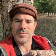 Derrick Lackey's Instagram, Twitter & Facebook