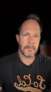 Adam Kellogg (@adambuckled)