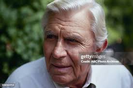 32 Photos & High Res Pictures