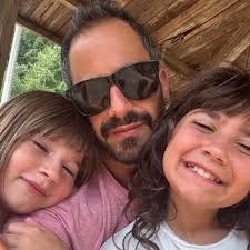 Damian Barnes (@dlb5418)