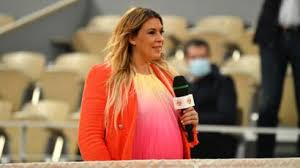 Apr 18, 2020 · marion rousse se confie sur son couple avec julian alaphilippe la consultante télé et le cycliste qui a porté le maillot jaune pendant 14 jours sur le tour de france 2019 passent le confinement. Marion Rousse Publie Une Magnifique Photo De Famille Avec Julian Alaphilippe Et Leur Bebe Femme Actuelle Le Mag