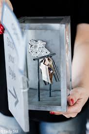 Des­halb fer­tig­te ich nun noch das lat­ten­zaun­för­mi­ge ele­ment von scha­blo­ne #5 vier­mal aus dem glei­chen ma­te­ri­al wie. Geldscheine Im Sale Oder Wie Prasentiert Man Geld In Hemdform In Einem Schaufenster Shop Lady Stil De