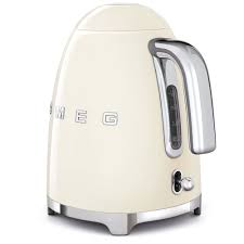 Smeg Bouilloire Klf03creu 1 7 L Creme H24 6 X L22 3 X P17 Cm Smeg 149 Vanden Borre In 2020