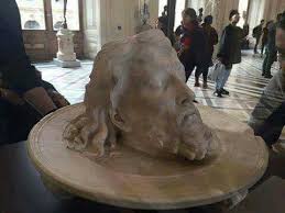راس الامام الحسين عليه السلام منحوت في متحف في ايطاليا Lion Sculpture Sculpture Statue