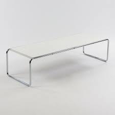 About breuer inspired by marcel breuer, the architectural master of modernism, this simple yet elegant coffee table is topped with pine wood and complemented by a stylish, softly gilt frame. Vintage Decada De 1960 Marcel Breuer Knoll International Laccio Mesa De Cafe Italia Ebay