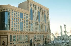 يمكنك حجز فنادق مكة المطلة علي الحرم والتي تتميز بوجود عدد من المطاعم بداخلها مثل حجز فندق كونراد مكة والذي يوفر كافة الماكولات و Royal Hotel Mecca Hotel Hotel