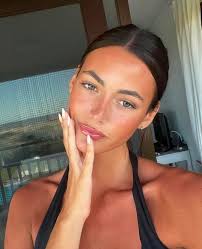 Scarlett Bell (scarlettbell32)