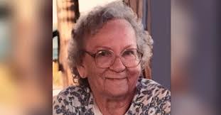 Alice Conde's Instagram, Twitter & Facebook