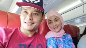 Pelakon popular, fasha sandha kini sedang menanti kehadiran cahaya mata bersama suaminya aidil aziz yang bakal. Netizen Tersentuh Hati Fasha Sandha Kongsi Video Suami Mengaji