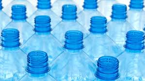 Wir begrüßen sie als leser zum großen produktvergleich. Evian Wasser Ist Mogelpackung Des Jahres 2016 Ndr De Ratgeber Verbraucher