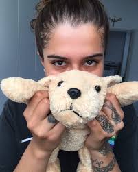 Aufruf: kleiner pelziger Freund braucht einen Namen! Erinnern Sie sich an  unseren kleinen pelzigen Freund (siehe Foto), der im Krankenhaus vergessen  worden war? Obwohl die Facebook-Community damals tatkräftig mit nach dem  kleinen