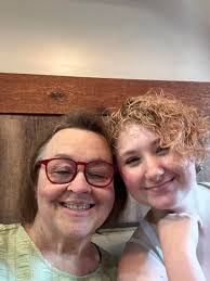 Denise Mundy's Instagram, Twitter & Facebook