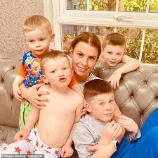 He is seen as one of the most exciting prospects of the modern game. Wayne Rooney Zahlt Susse Hommage An Frau Coleen Mit Adorable Snap Von Ihrem Jungen Zu Markieren Der Tag Der Mutter Aktuelle Boulevard Nachrichten Und Fotogalerien Zu Stars Sternchen