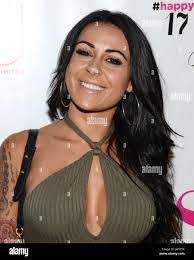 Shanna Mcclain's Instagram, Twitter & Facebook