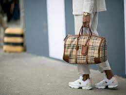 Salva ricerca vedi le tue ricerche salvate. Fake Check So Erkennst Du Eine Echte Burberry Tasche Catchys