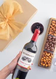 Durante muchos años se habló de los efectos beneficos de tomar una copa de vino por las noches con efectos protectores hacia el corazón. Florerias En Toluca Envio Hoy Enviaflores