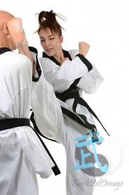 This Article For You If You Enjoy Martial Arts Techniques Martialartstechniques Martial Arts Girl Female Martial Artists Martial Arts Sparring