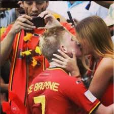 De bruyne, who tied the knot with michele in 2017 in italy, insisted that his wife sacrificed everything to help him help follow his dream. Man City Star Kevin De Bruyne Gets Engaged To Girlfriend Michele Lacroix In Paris