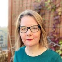 Kelly Peake's Instagram, Twitter & Facebook