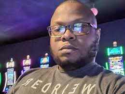 Boot prints in snow suggest others crossed U.S. border