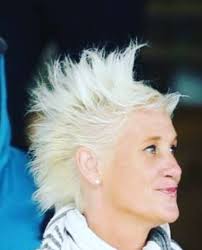Anne Burrell