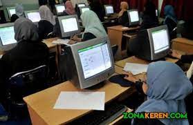 Sebenarnya ada banyak sekali soal bahasa inggris yang bisa kalian kerjakan untuk latihan misalnya soal yang ada di sini adalah salah satu contoh soal untuk menguji kemampuan grammar kalian. Latihan Soal Ukg 2021 Bahasa Inggris Sd Terbaru Online Zonakeren Com