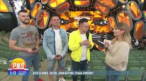 Podczas wakacyjnej trasy dwójki 2021 w żywcu wystąpią w większości gwiazdy disco polo takie, jak: Wakacyjna Trasa Dwojki Magda Narozna