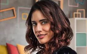 Esa birjinia 😡todo lo q hacia y para nada 😏por q Lara nunca le para ni 5  jjj 😡😏q creen ustedes