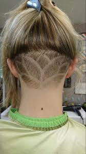 Undercut Im Nacken Frauen Muster Blume Hair Styles Cool Hairstyles Hair Beauty