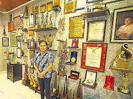 Ruben Nepales - At the nth home of Nora Aunor (she herself has also lost  count of how many houses she has lived in), written by Bayani Sandiego, my  Philippine Daily Inquirer