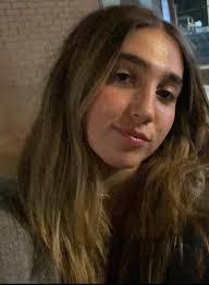 Ellen Schechter's Instagram, Twitter & Facebook