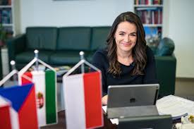 Katalin éva veresné novák (born 6 september 1977) is a government minister and member of parliament in hungary, as well as vice president of the fidesz party. Katalin Novak Ich Sehe Eine Ernstzunehmende Rechte Kraft Am Horizont Visegrad Post