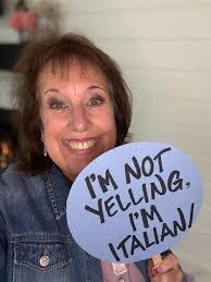 Ellen Roe's Instagram, Twitter & Facebook