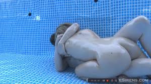 Gorgeous nude lady mixed oil wrestling