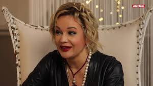 Российская певица, заслуженная актриса россии.думаю эту певицу даже и представлять не нужно, ведь такую звезду просто не возможно не знать, все кто родом с 90 х и раньше просто. Tatyana Bulanova Intervyu S Yuliej Yagafarovoj 2021 Youtube