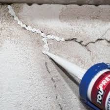 Comment Reparer Les Fissures D Une Facade Comment Reparer Trucs Et Astuces Bricolage Astuce Bricolage